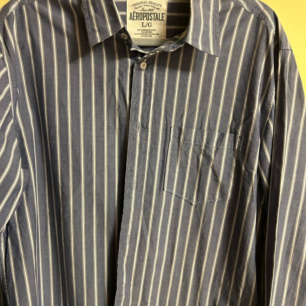 Aeropostale Men's Blue and White Striped Shirt